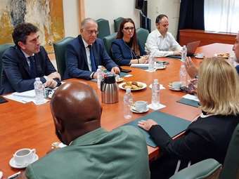 Συνάντηση Τ. Θεοδωρικάκου με τον κυβερνήτη της Ιντιάνα και αντιπροσωπεία των ΗΠΑ