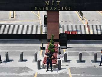 MIT: Σημαντικές νέες οικονομικές πιέσεις από τις περικοπές του Τραμπ