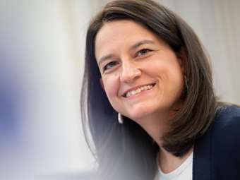 Ν. Κεραμέως σε Άτομα με Αναπηρία, που βρήκαν δουλειά μέσω της ΔΥΠΑ: "Είμαστε εδώ, για να εξασφαλίσουμε μία κοινωνία χωρίς αποκλεισμούς"