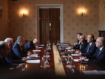 Συνάντηση Λαβρόφ - Τσαβούσογλου στο περιθώριο της τετραμερούς Ρωσίας, Τουρκίας, Ιράν, Συρία