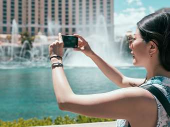 Οι τρεις λόγοι που μικραίνουν το καλάθι του τουρισμού