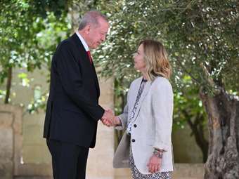 Συνάντηση Ερντογάν με Τζόρτζια Μελόνι στην Κωνσταντινούπολη - Ξεχωριστή συνάντηση με τον Λίβυο πρωθυπουργό