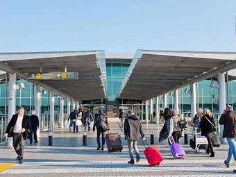 Νέο ρεκόρ 11,5 εκατ. επιβατών στα κυπριακά αεροδρόμια το 2023