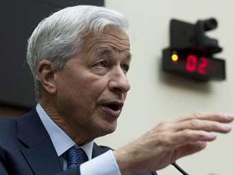 Προειδοποίηση Ντάιμον σε Ευρώπη: Μην εφησυχάζετε - Χάνετε τη μάχη με τις ΗΠΑ