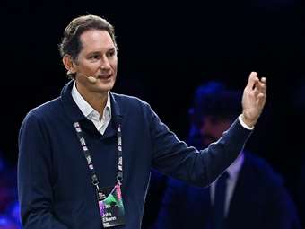 Η Stellantis (Peugeot, Fiat, Opel, Jeep) πιέζει την ΕΕ για αναθεώρηση της απαγόρευσης κινητήρων εσωτερικής καύσης από το 2035