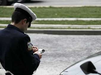 Αυτοκίνητο παρέσυρε δύο πεζούς στο κέντρο της Αθήνας