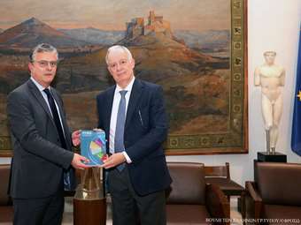 Επίδοση της Ετήσιας Έκθεσης του Συνηγόρου του Πολίτη στον Πρόεδρο της Βουλής