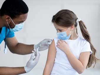 Βρετανία: Εκστρατεία για να αυξηθούν τα ποσοστά εμβολιασμού μεταξύ των παιδιών