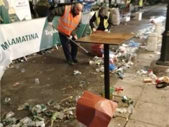 Θεσσαλονίκη: Επτακόσιους τόνους σκουπίδια "έβγαλαν" τα πάρτι της Πρωτοχρονιάς