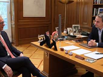 Συνάντηση Κ. Μητσοτάκη - Θ. Ρουσόπουλου στο Μαξίμου