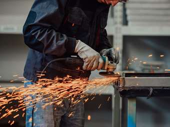 ΗΠΑ: Περαιτέρω συρρίκνωση της δραστηριότητας των εργοστασίων τον Ιανουάριο