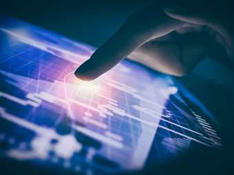 Με κέρδη έκλεισαν οι ευρωαγορές με ώθηση από τα μάκρο στις ΗΠΑ