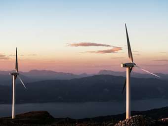 ΑΔΜΗΕ: Το 2023 χρονιά ρεκόρ για την καθαρή ενέργεια στην Ελλάδα