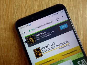 Η περιφερειακή τράπεζα των ΗΠΑ που "τιμώρησε" με $64 εκατ. όσους την σόρταραν