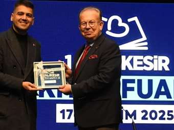 Ο Γιαϊτζί έβγαλε βιβλίο για τη Γαλάζια Πατρίδα: "Οι Τούρκοι είναι λαός της θάλασσας" - Πατέρας του όρου ο Κεμάλ Ατατούρκ