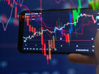 Σταθεροποιητικές τάσεις στα ευρωχρηματιστήρια - Στο +7,5% η μετοχή της Abrdn