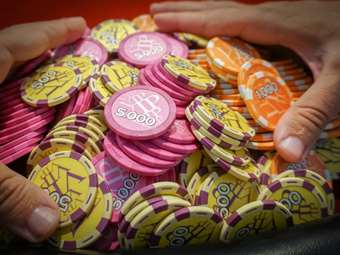 Ξέπλυμα χρήματος: Ελέγχονται 200 πρόσωπα, ανάμεσά τους και διευθυντές υπουργείων