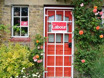 Βρετανία: Το Εργατικό Κόμμα θα επιδιώξει στενότερες σχέσεις με την Ευρωπαϊκή Ένωση, αν κερδίσει τις εκλογές