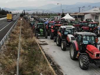 Λαμία: Ξεκίνησε από Ανθήλη για το Κάστρο Βοιωτίας το κομβόι των αγροτών