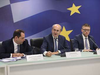 Νέο τετραετές πακέτο 4 δισ. ευρώ με μειώσεις φόρων και ενισχύσεις σε ευάλωτους