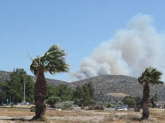 Οριοθετήθηκε η πυρκαγιά στην Παλαιά Φώκαια