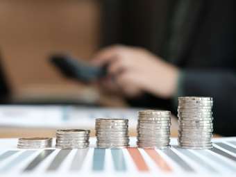 Ανακατατάξεις στους servicers το 2024 – Πόσο θα κοστίζει η άδεια αναχρηματοδότησης