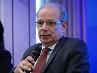 Β. Πενταφράγκας (ΠΕΦ): "Θα πρέπει να δίνονται κίνητρα κι όχι αντικίνητρα για τα γενόσημα"