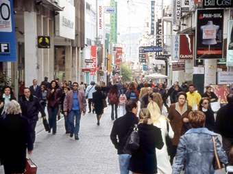 Λιανεμπόριο: Ράπισμα στις πωλήσεις και αγορά δύο ταχυτήτων