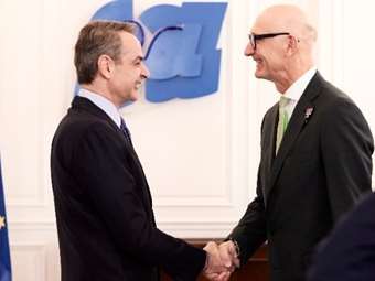 PM Mitsotakis meets Telekom CEO for briefing on planned OTE investments in optic fibre, 5G