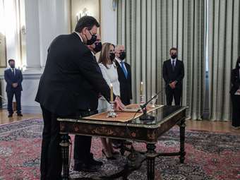 The swear-in ceremony of the new ministers on Thursday, at 18:00