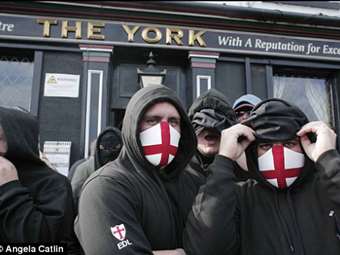 Βρετανία: Νεοναζί καταδικάστηκε σε ισόβια κάθειρξη επειδή αποπειράθηκε να σκοτώσει πρόσφυγα