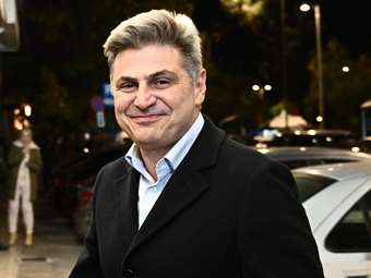 Ο Φαραντούρης αγνοεί τον ΣΥΡΙΖΑ και προτείνει τη Λούκα Κατσέλη για ΠτΔ