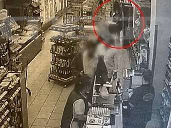 Άλιμος: Η γιαγιά ήξερε τον άνδρα που άρπαξε το βρέφος - Εντοπίστηκαν μαζί από κάμερες σε άλλο σούπερ μάρκετ