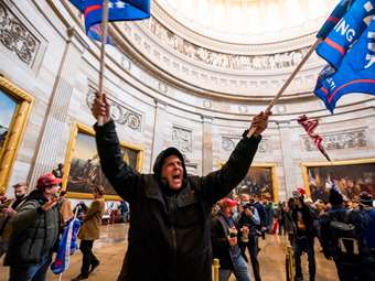 ΗΠΑ: Η χάρη του προέδρου Τραμπ στους δράστες της επίθεσης στο Καπιτώλιο "δεν θα σβήσει την αλήθεια"