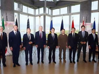 Bloomberg: Στροφή Γερμανίας - Ομονοεί με ΗΠΑ για χρήση τόκων από τα ρωσικά "παγωμένα" assets υπέρ Ουκρανίας