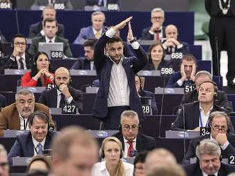 ΕΕ: Το Ευρωπαϊκό Κοινοβούλιο αναγνώρισε ως νόμιμο πρόεδρο της Βενεζουέλας τον Γκονσάλες Ουρούτια