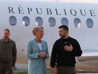 Γαλλία: Προσγειώθηκε στο Παρίσι ο Ζελένσκι