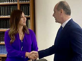 Σοφία Ζαχαράκη: Το 2024 έχουν "κατεβάσει" το panic button 3.500 θύματα ενδοοικογενειακής βίας