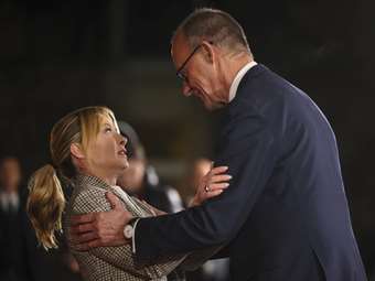 Ο Μερτς στρέφεται στη Μελόνι, εν μέσω "χωρισμού" με τον Μακρόν