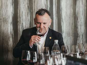 Ροντ Σμιθ (πρόεδρος Ινστιτούτου Masters of Wine): "Να είστε πολύ υπερήφανοι για τα ελληνικά κρασιά. Ο κόσμος δεν χρειάζεται ένα ακόμα Cabernet Sauvingon"