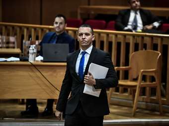 Υπόθεση Σπαρτιατών: Ο Ηλ. Κασιδιάρης θα κληθεί ως ύποπτος για "ηθική αυτουργία σε εξαπάτηση εκλογέων"