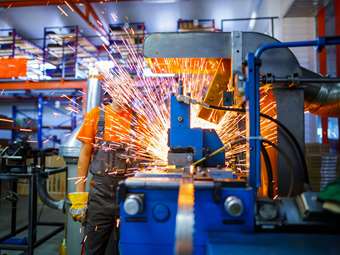 Μεταποίηση: Επιβράδυνση της παραγωγής τον Ιούλιο - Μειώθηκαν οι πληθωριστικές πιέσεις