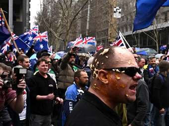 Αυστραλία: Χιλιάδες άνθρωποι διαδηλώνουν κατά των μεταναστών, καταδικάζει η κυβέρνηση