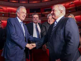 Προσεχώς νέες παρεμβάσεις από Σαμαρά και Καραμανλή - Τα σενάρια για νέο κόμμα και οι δημοσκοπήσεις