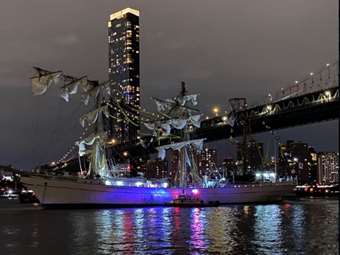 ΗΠΑ: Ιστιοφόρο του μεξικανικού Πολεμικού Ναυτικού έπεσε πάνω  στη γέφυρα του Μπρούκλιν