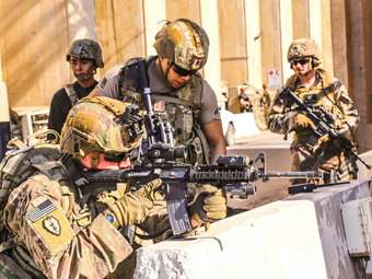 Οι ΗΠΑ βομβάρδισαν εγκαταστάσεις φιλοϊρανικών ένοπλων ομάδων στο Ιράκ