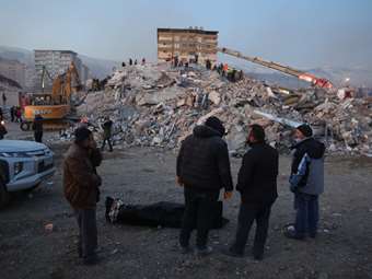 TUI: Βλέπει ελαφρά επιβράδυνση στις κρατήσεις για ταξίδια στην Τουρκία λόγω του σεισμού