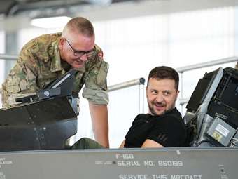 Ακόμη τρία ολλανδικά F-16 για την εκπαίδευση Ουκρανών πιλότων στη Ρουμανία