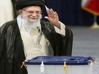 Ιράν: Ένας μεταρρυθμιστής κι ένας υπερσυντηρητικός υποψήφιος στον δεύτερο γύρο