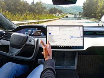 Με ποιο τρόπο το FSD της Tesla υπόσχεται να αλλάξει τα πάντα στην Ευρώπη